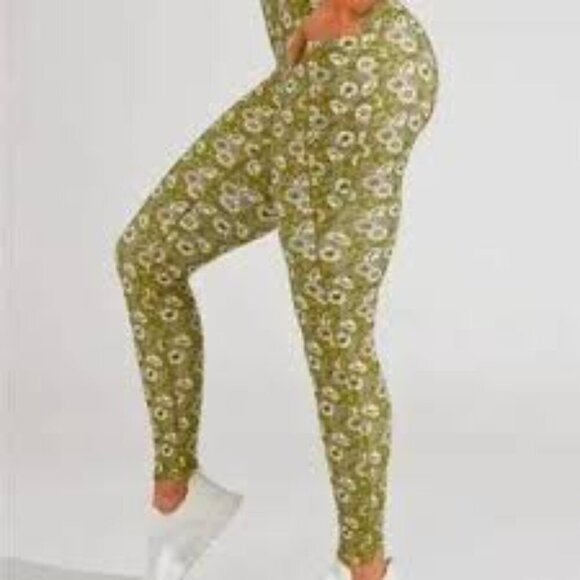 ✅ BuffBunny Rosa Pocket Legging - Green Petal Print Size MEDIUM workout YOGA - Picture 1 of 8